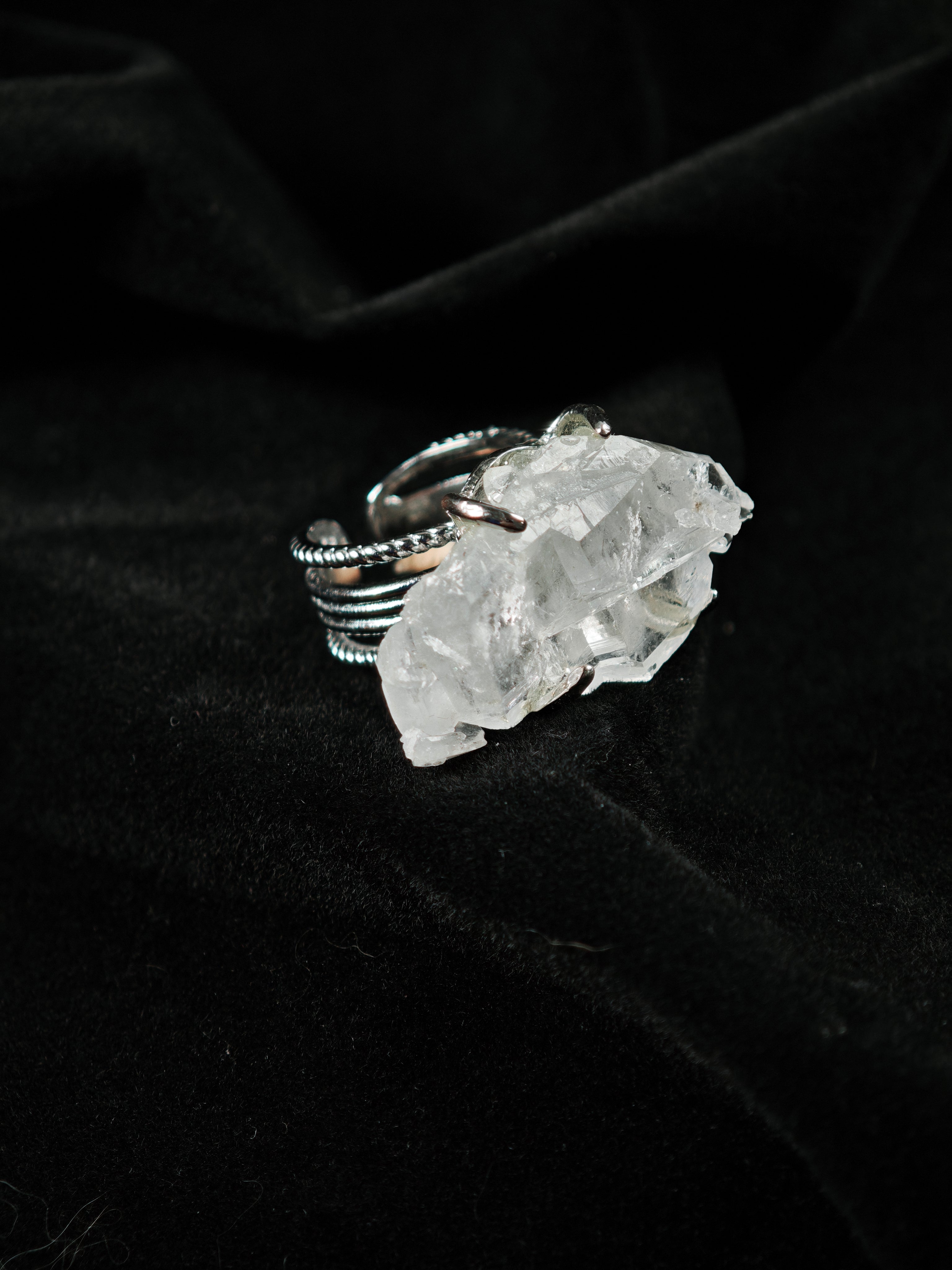 Faden Quartz Adjustable Ring - Natural Mineral - Solo Collection -006
